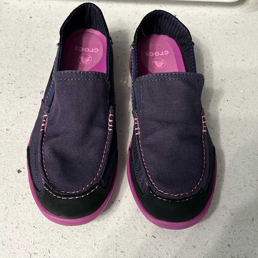 Crocs Walu Slide Ons - Size 7